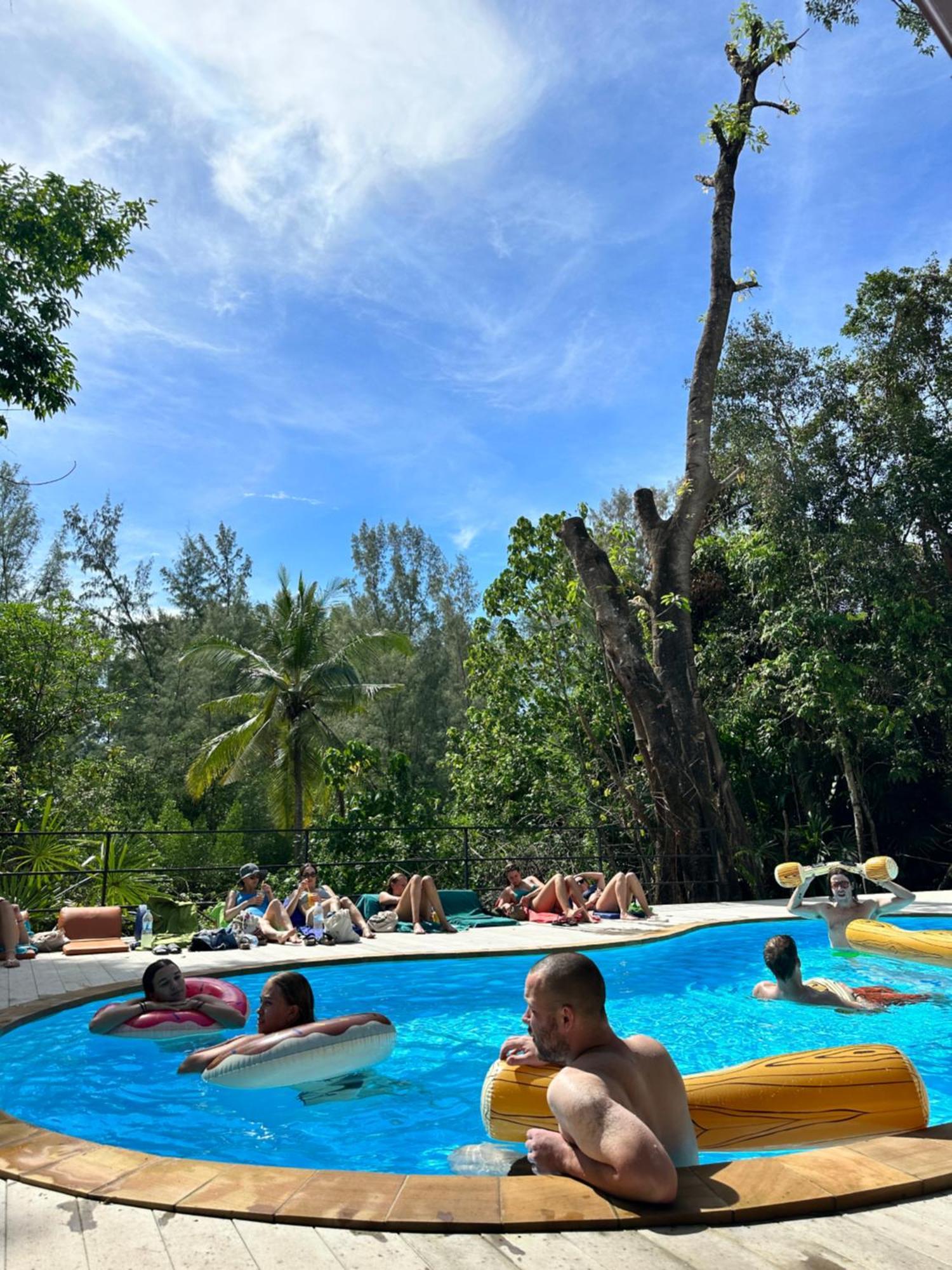 Blanco Hostel Lanta Ko Lanta Esterno foto